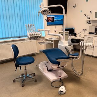 Dnes tu máme netradiční instalaci přímo pro levorukého lékaře ve FamilyDentalCentrum v Žatci. 🇮🇹Stomatologická souprava...